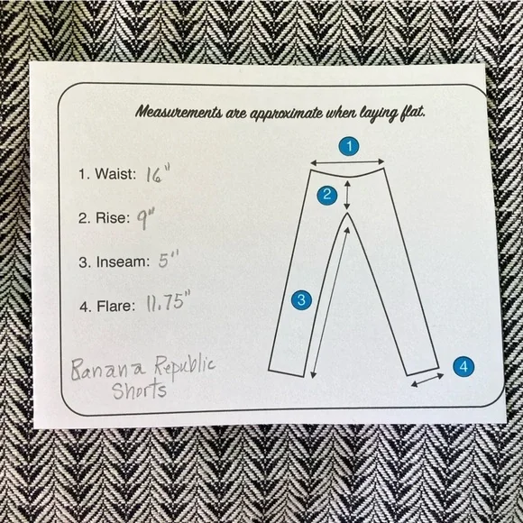 Banana Republic 5" Tailored Black & White Chevron Patterned Shorts (Size 4) - Picture 11 of 12